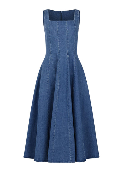 chic size inclusive model wearing JessaKae Cassie Dress