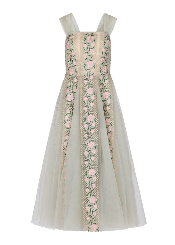 chic size inclusive model wearing JessaKae Cheyenne Dress