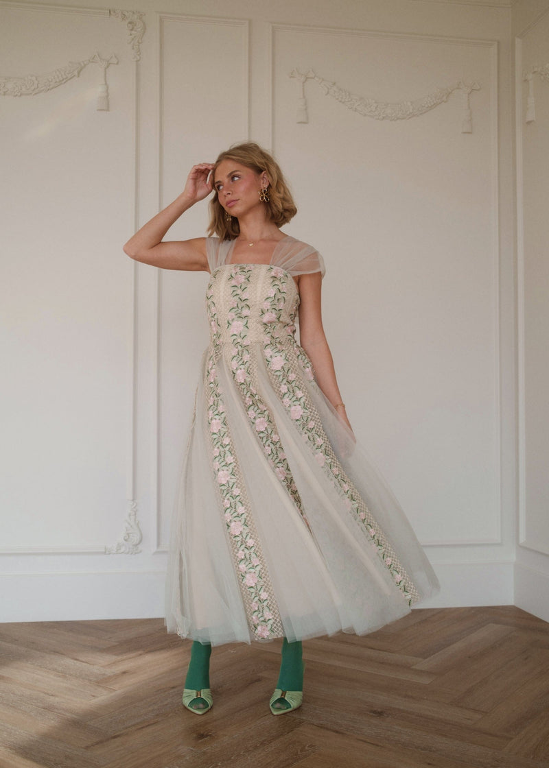 chic size inclusive model wearing JessaKae Cheyenne Dress