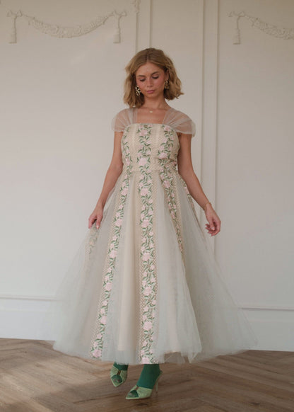 chic size inclusive model wearing JessaKae Cheyenne Dress