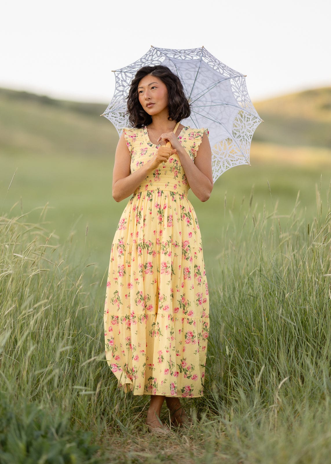 wild zinnia linen chloe dress Florals for spring may not be groundbreaking, but @mollyboyd in the Wild Zinnia Linen Set definitely is #tuckernucking