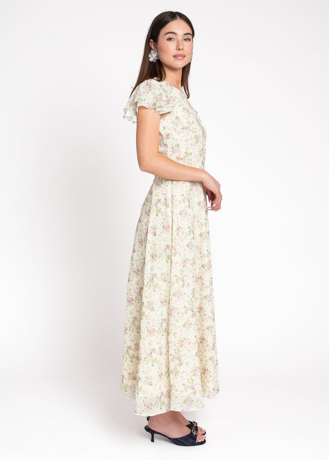 chic size inclusive model wearing JessaKae Elodie A-line Floral Midi Dress - Cream
