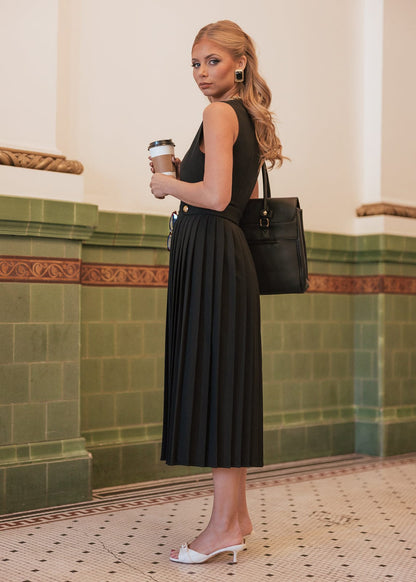 chic size inclusive model wearing JessaKae Presley Dress