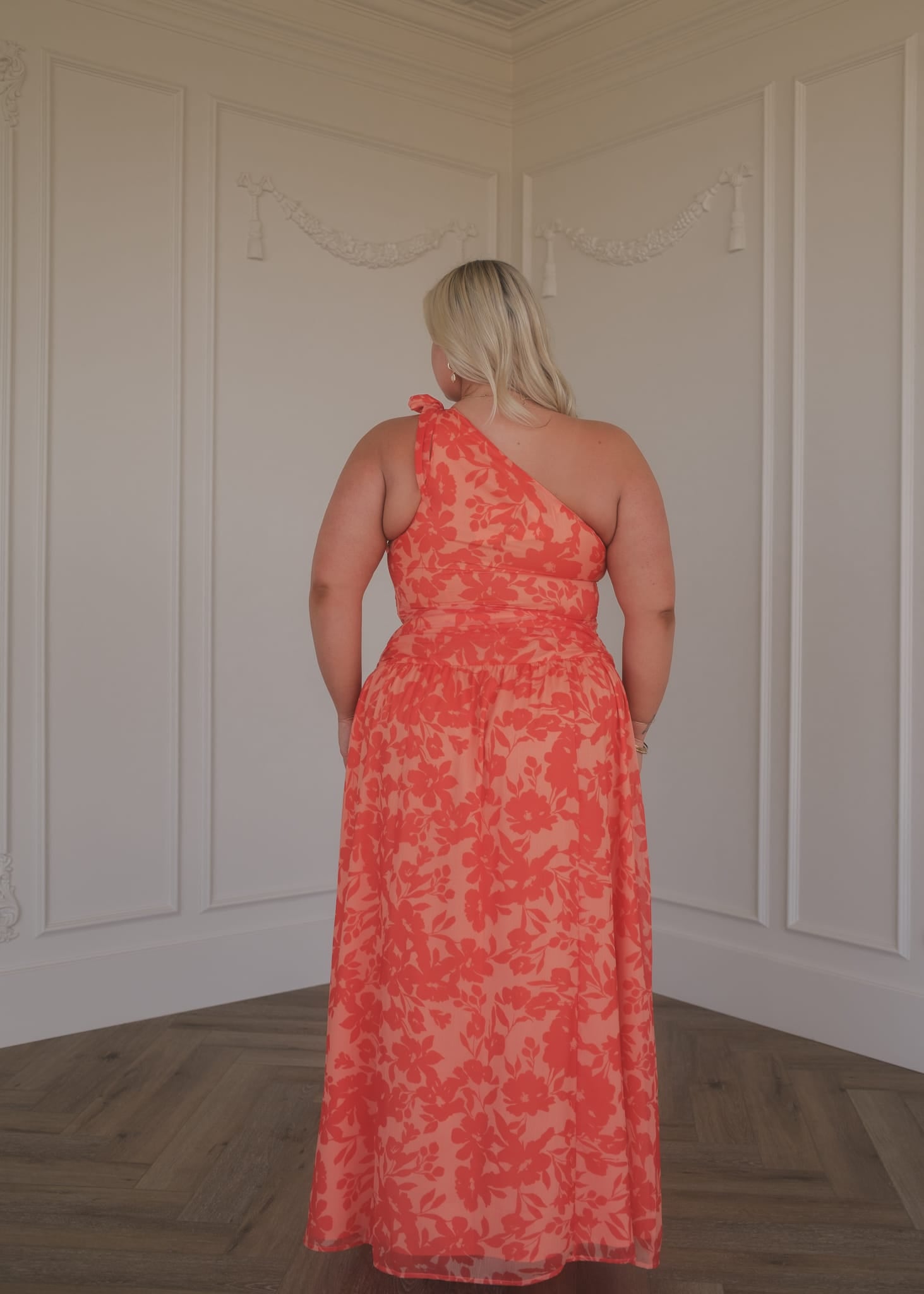 chic size inclusive model wearing JessaKae Tahiti Dress