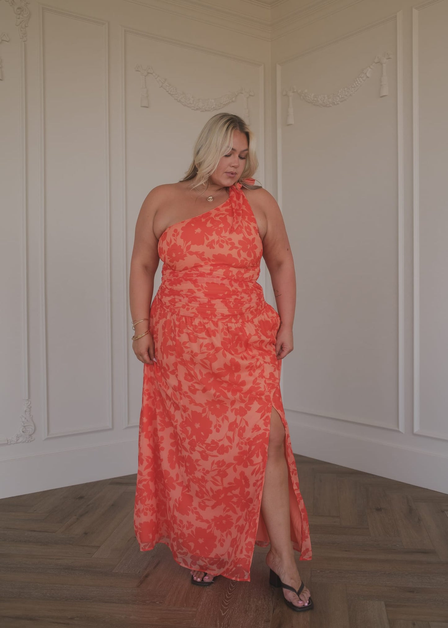 chic size inclusive model wearing JessaKae Tahiti Dress