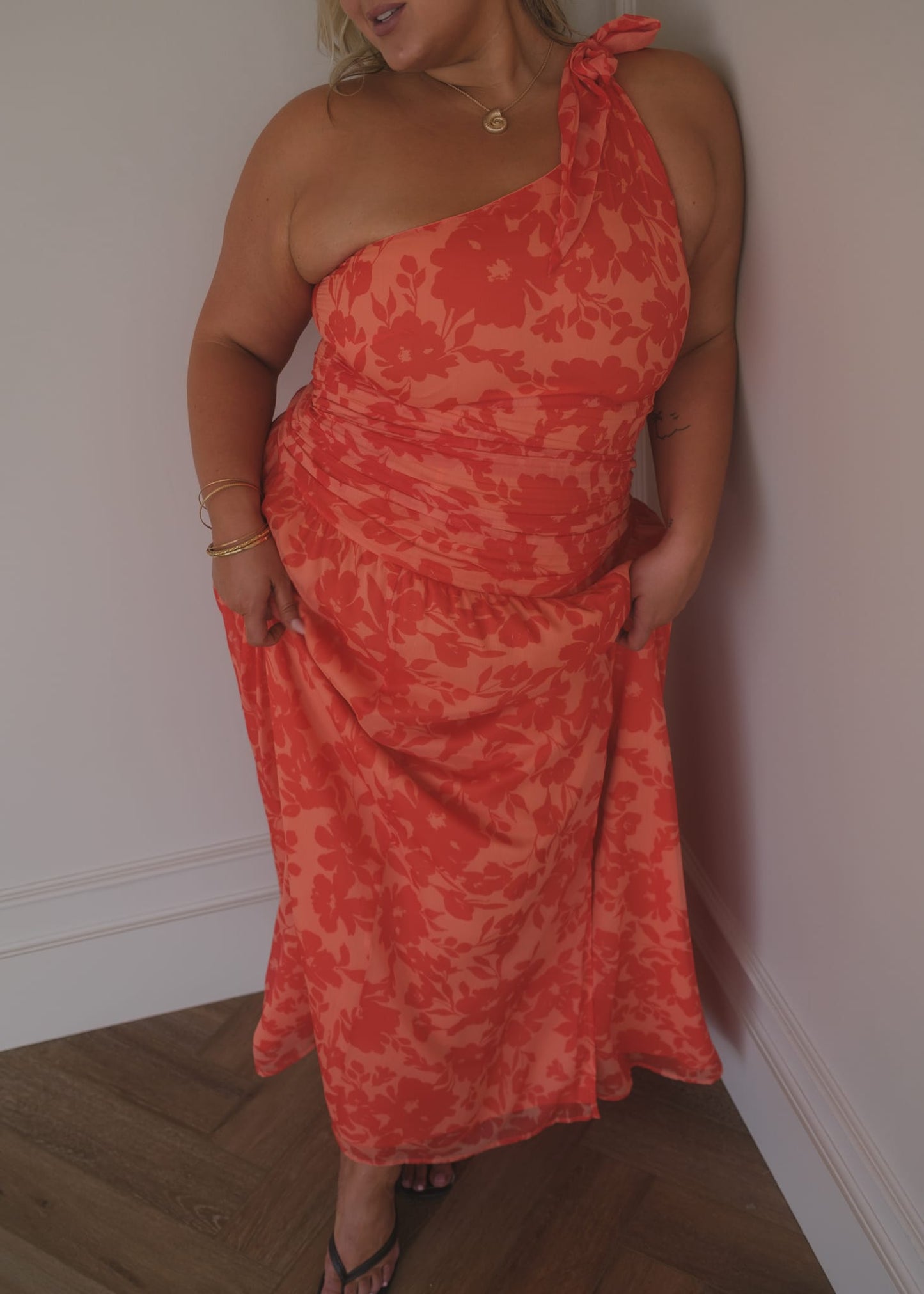 chic size inclusive model wearing JessaKae Tahiti Dress