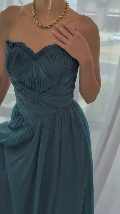 Alaria Strapless Sweetheart Dress