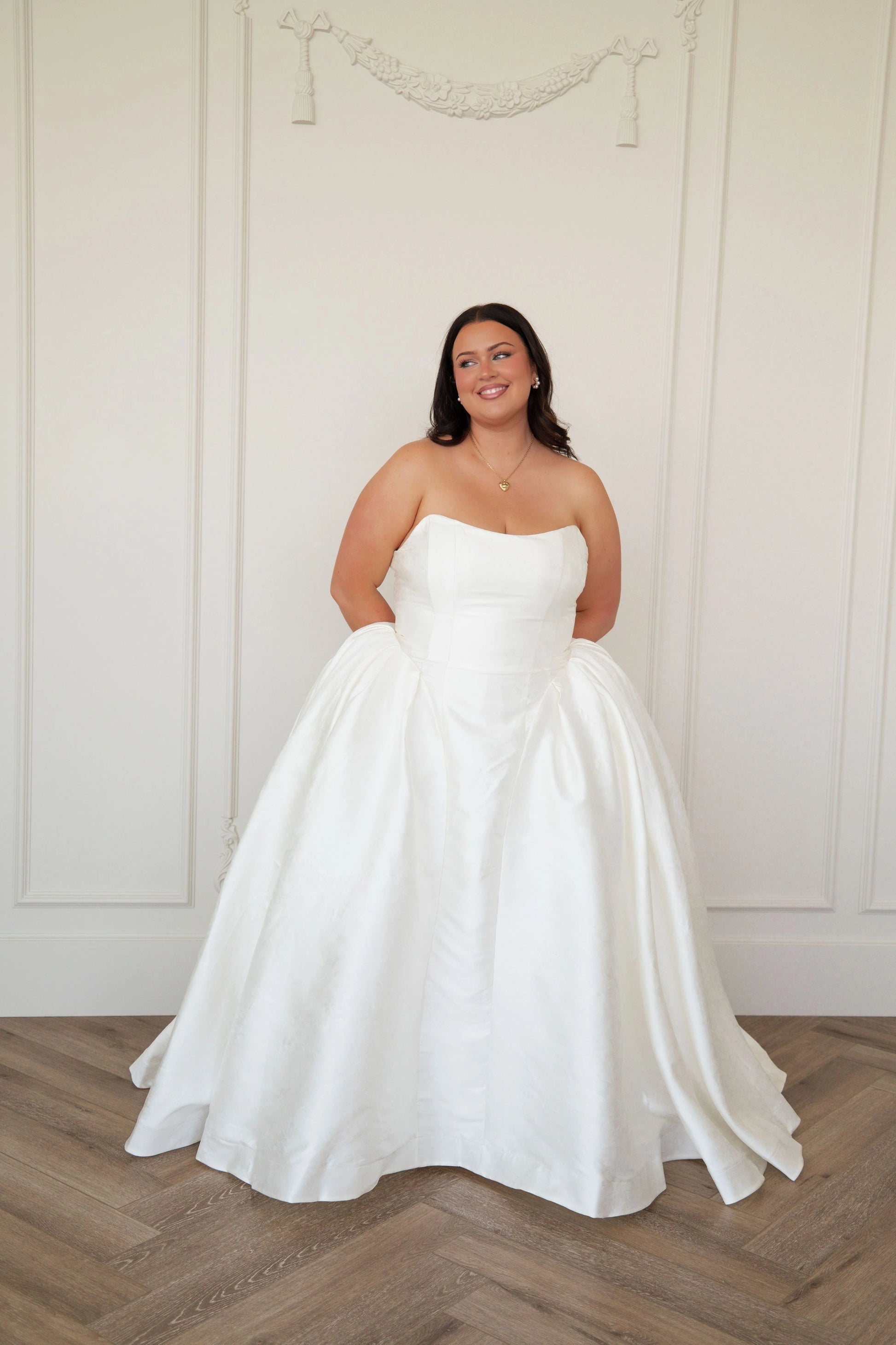 White / 00 Victoria Wedding Dress