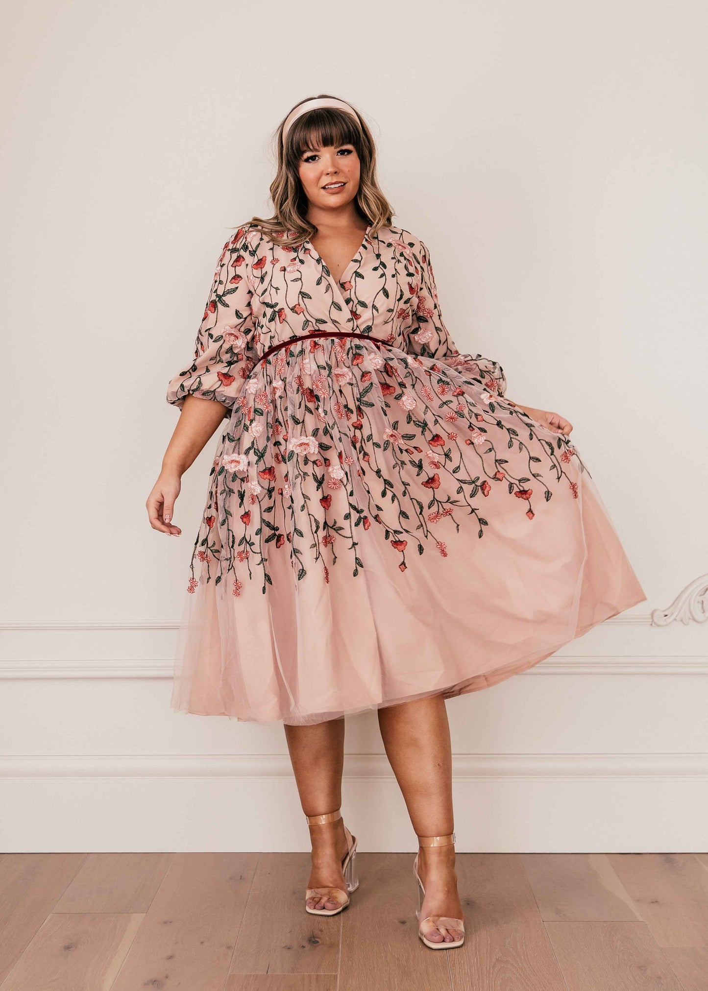 chic size inclusive model wearing JessaKae Holly Dress_Rose / XXL Dresses