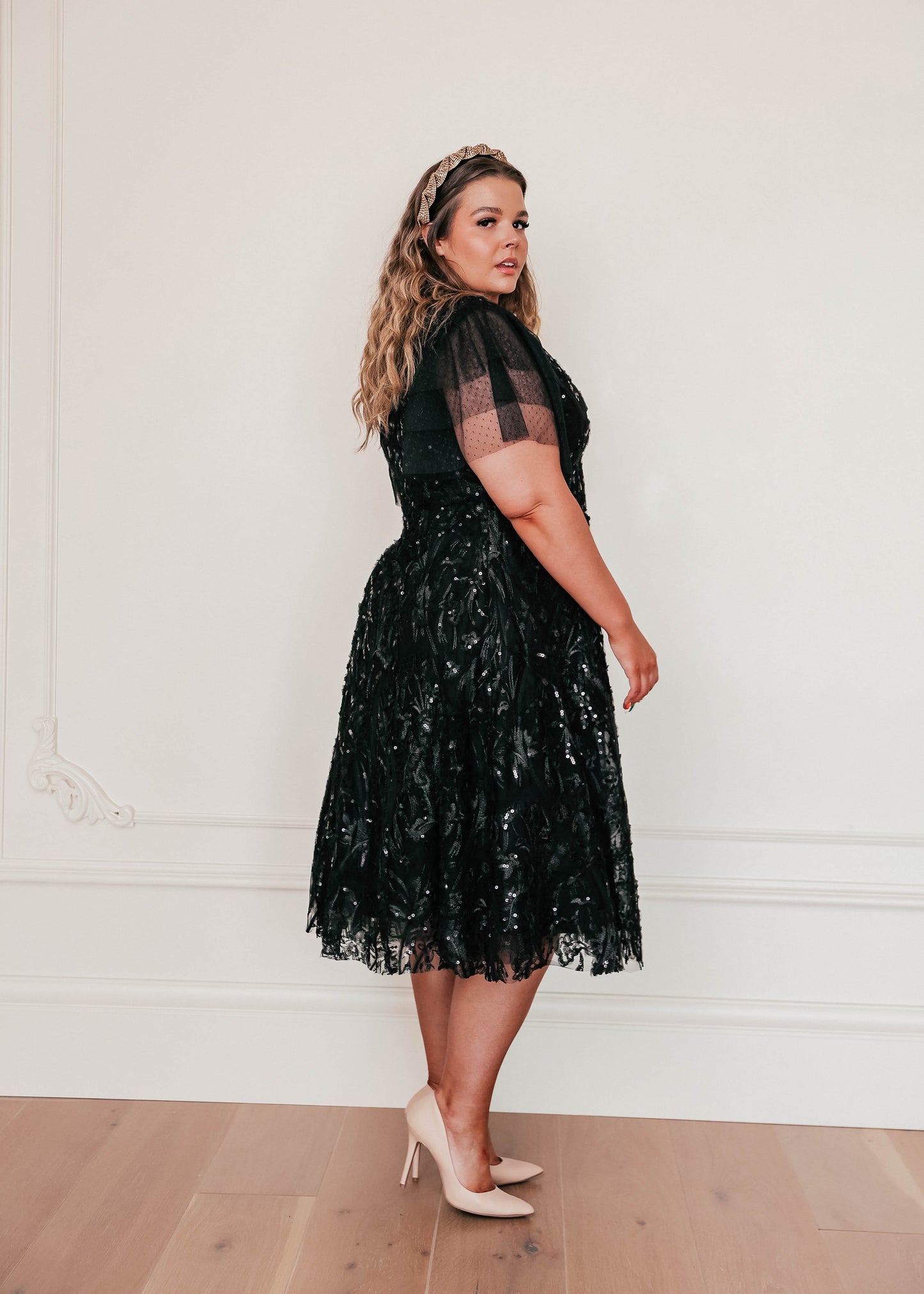 chic size inclusive model wearing JessaKae Midnight Dress_Dusk Prarie / 2X Dresses